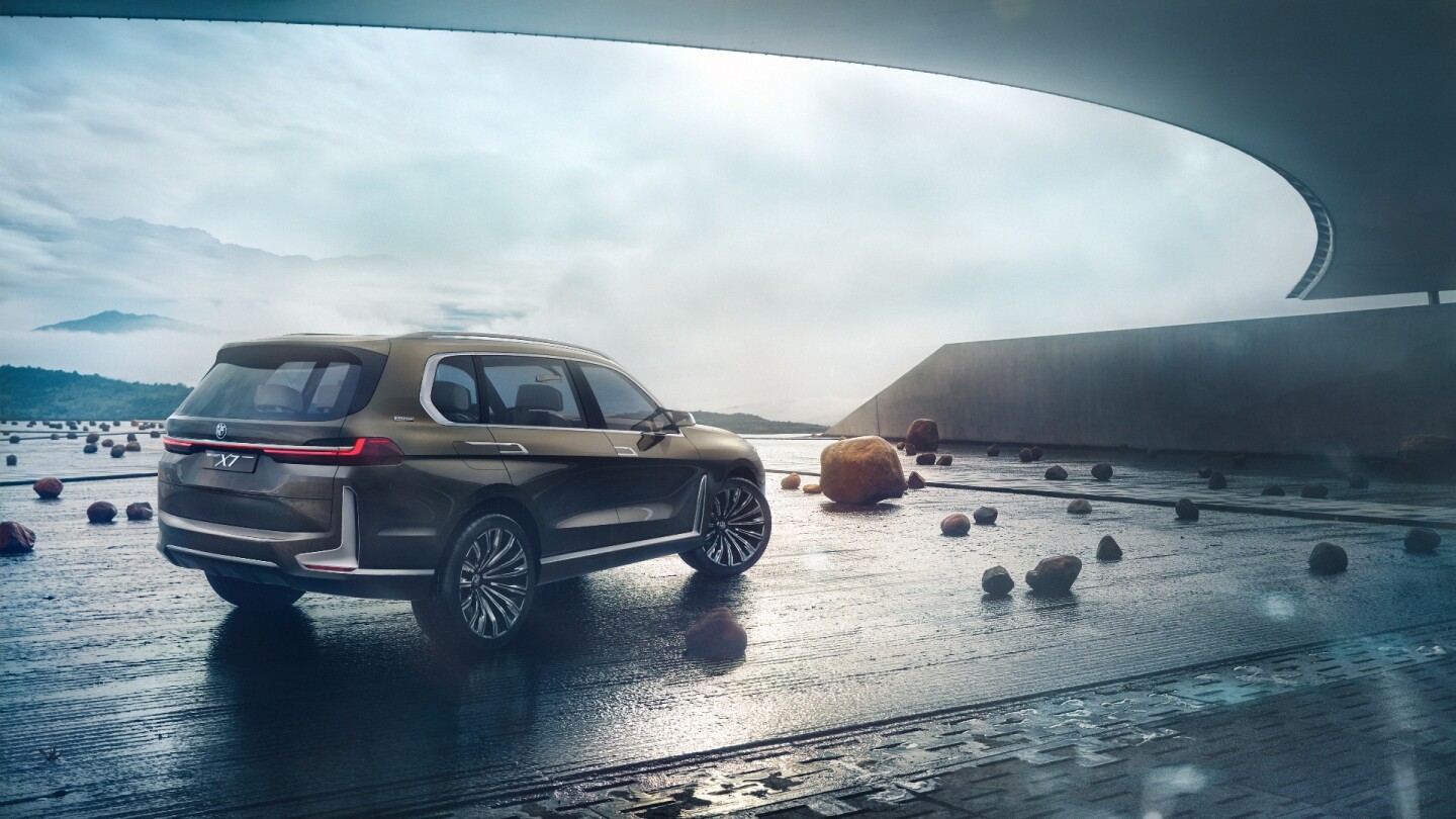 The lighting details on the X7 iPerformance are similar to those on the 8 Series