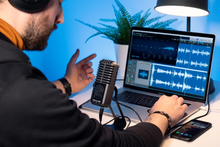 The iRig Stream Mic Pro combines a multi-pattern condenser microphone with an audio interface for iPhone, iPad, Android, Mac and PC