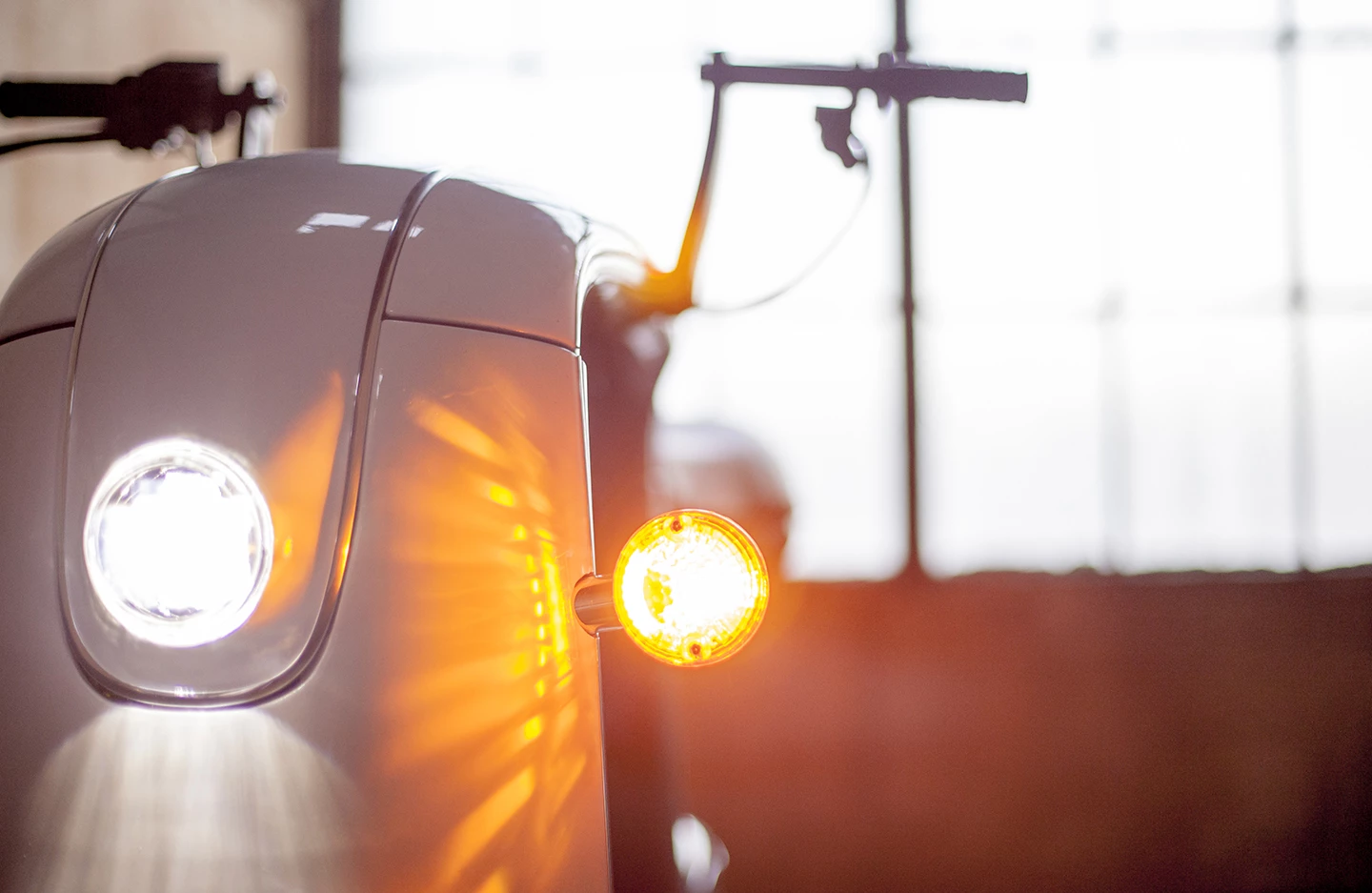 The kubo features a full lighting package