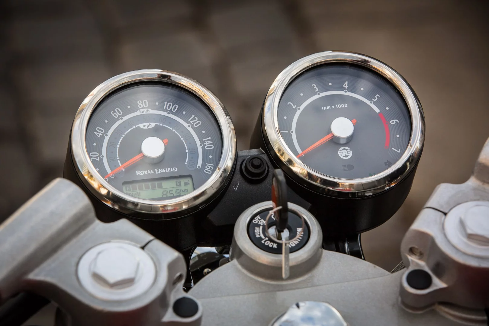Royal Enfield's Continental GT: analogue clocks with a digital trip meter and fuel gauge. (Photo: Loz Blain/Gizmag)