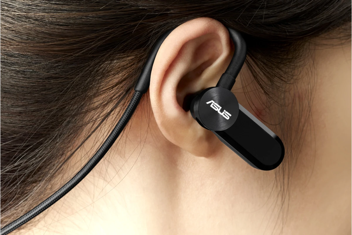The Asus EB50N NFC-enabled, Bluetooth 4.0 (with EDR) earphones