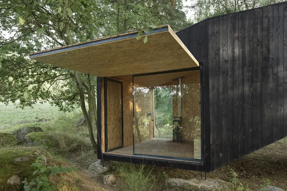 The Forest Retreat features a small wood burning stove (Photo: Jan Kudej)