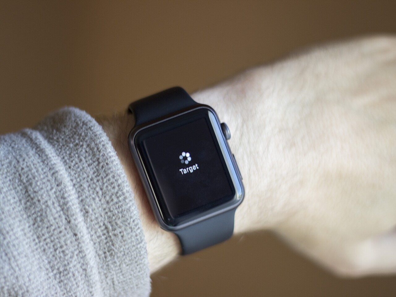 App load times are one of the blemishes on this first-generation Apple Watch (Photo: Will Shanklin/Gizmag.com)