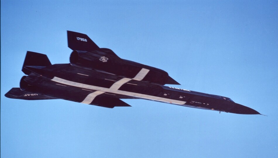 The SR-71 that set the speed record in 1976. The white markings is to aid visual tracking by observers