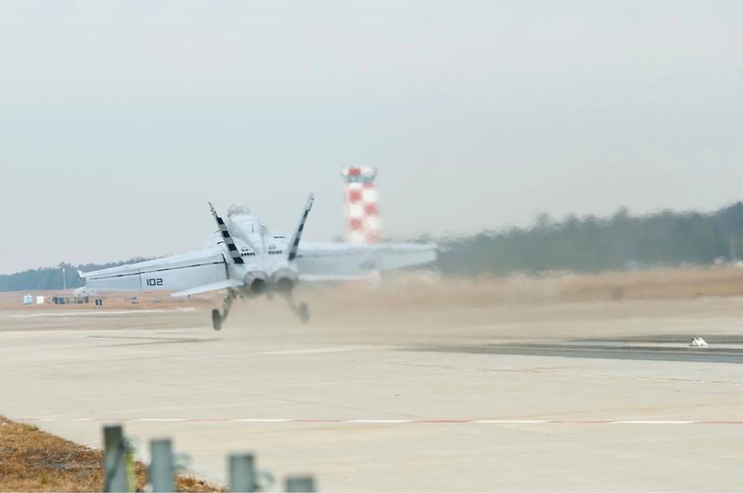 An F/A-18E Super Hornet is launched by EMALS (Image: US Navy)