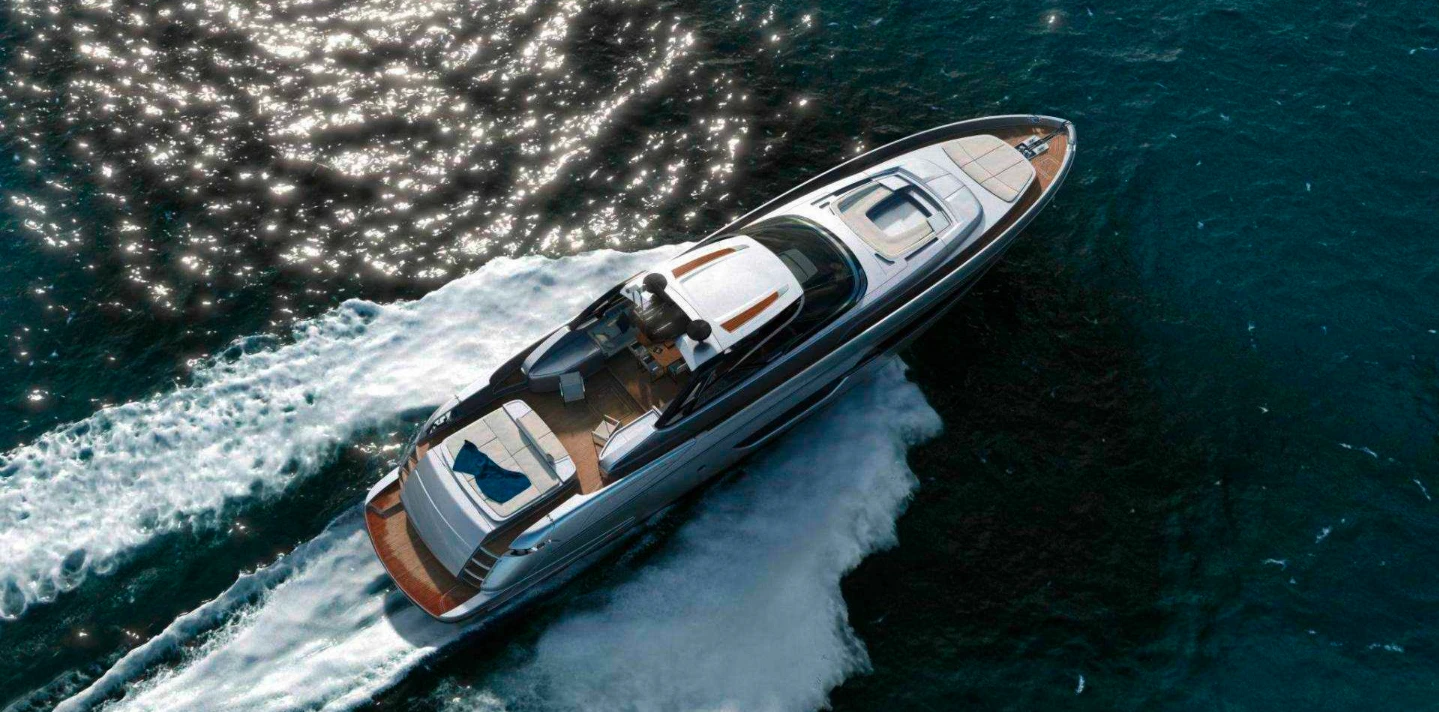 The Riva measures 87.6 feet in length and 20.25 feet (6.2 m) in full beam