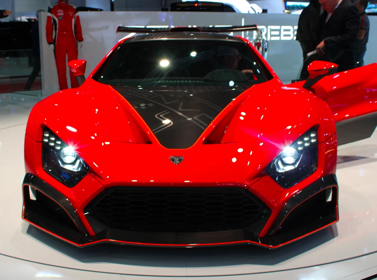 Zenvo TSR-S: design is perhaps a little conventional if we're comparing it to other 1,200 horsepower hypercars