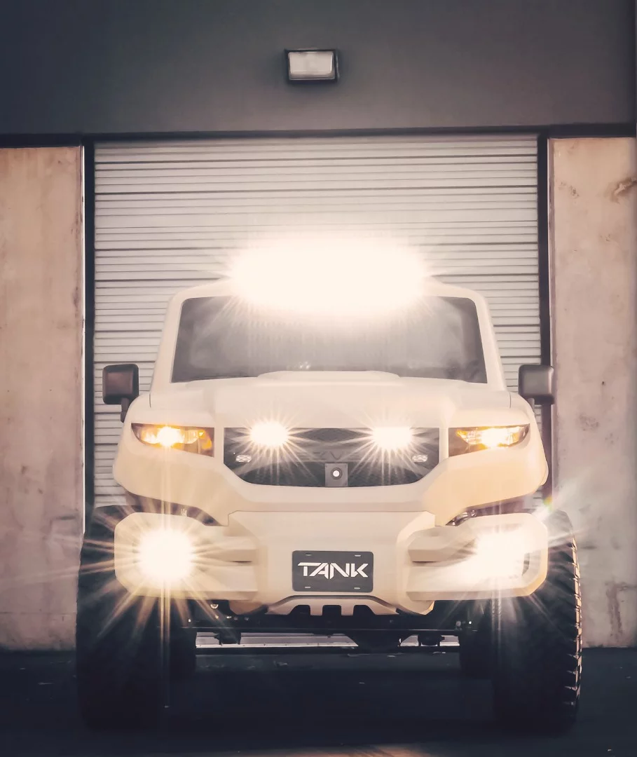 Rezvani Tank Military Edition: blinding lights, sirens and PA loudspeakers