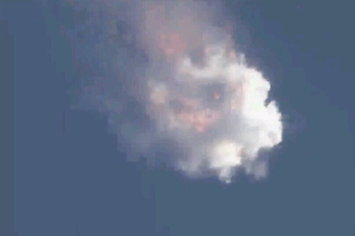 SpaceX CRS-7 mission destroyed after liftoff