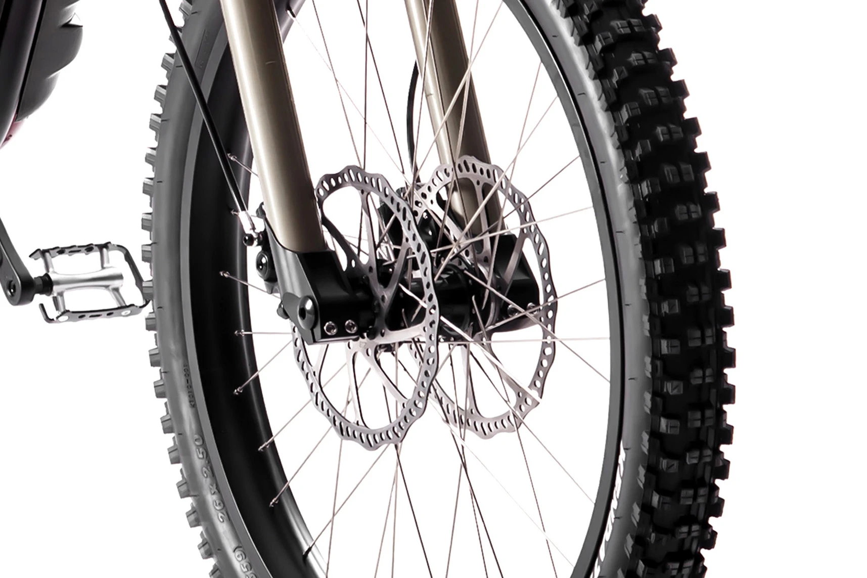 Twin discs up front will ensure rapid decelleration from the Qoros eBIQE's 65 km/h top speed