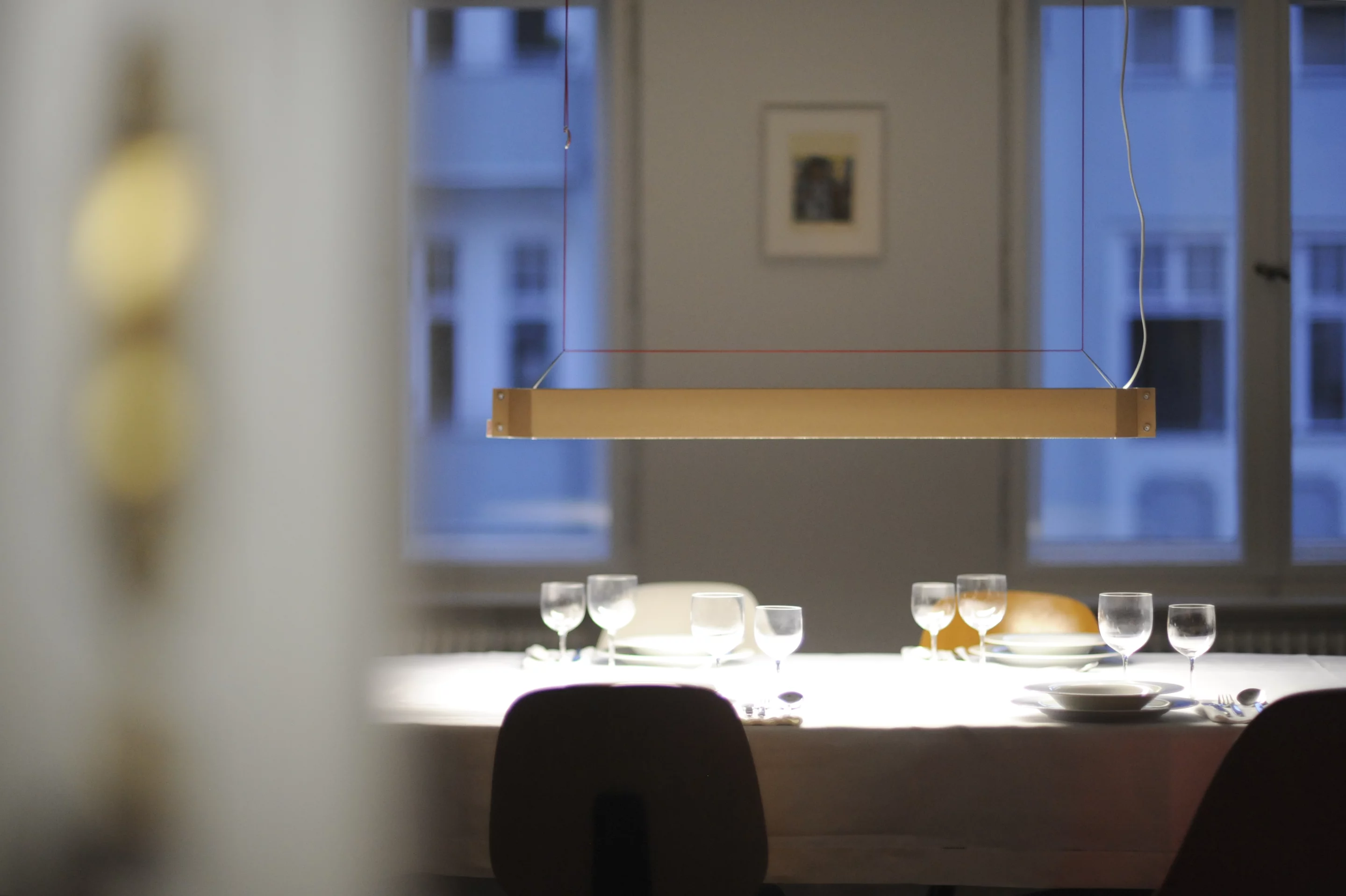 Numerouno features a low consumption 21W fluorescent tube which emits the same amount of light as a traditional 150W light bulb