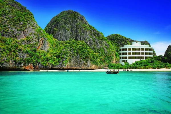 One of the proposed Skylifter-delivered prefab buildings