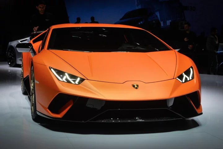 The Lamborghini Huracan Performante pulls a mean face for Geneva