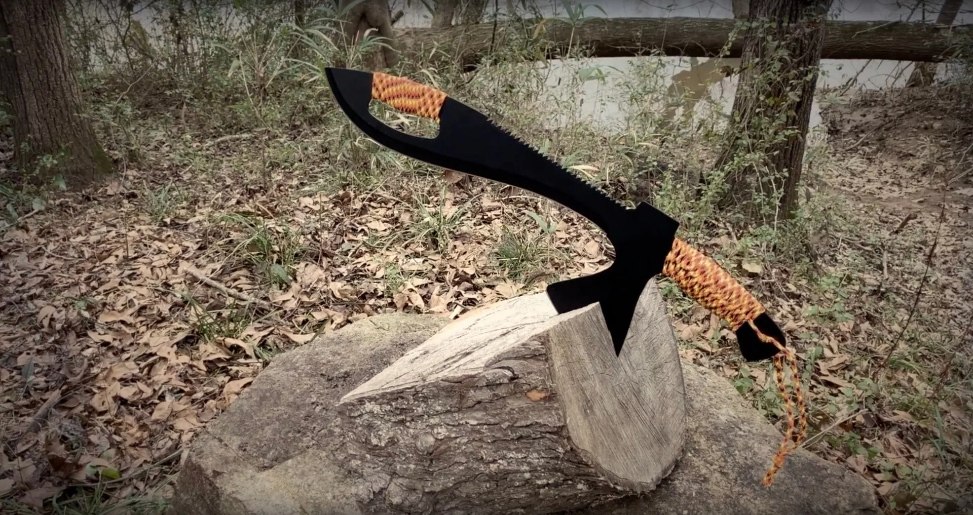 The Omniblade will be offered with a range of paracord color options