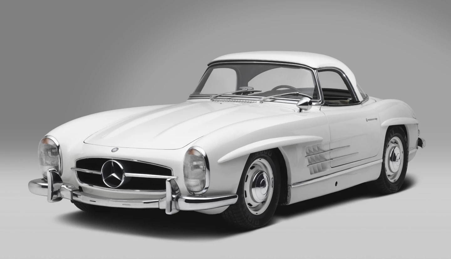 This 1961 Mercedes-Benz 300 SL Roadster sold for €1,092,500 ($1,189,621)