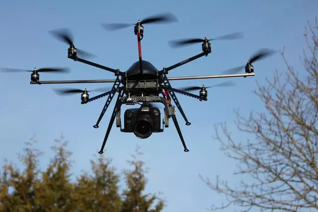 The Mikrokopter Octo-Copter equipped with DSLR camera (Photo: Mikrokopter)
