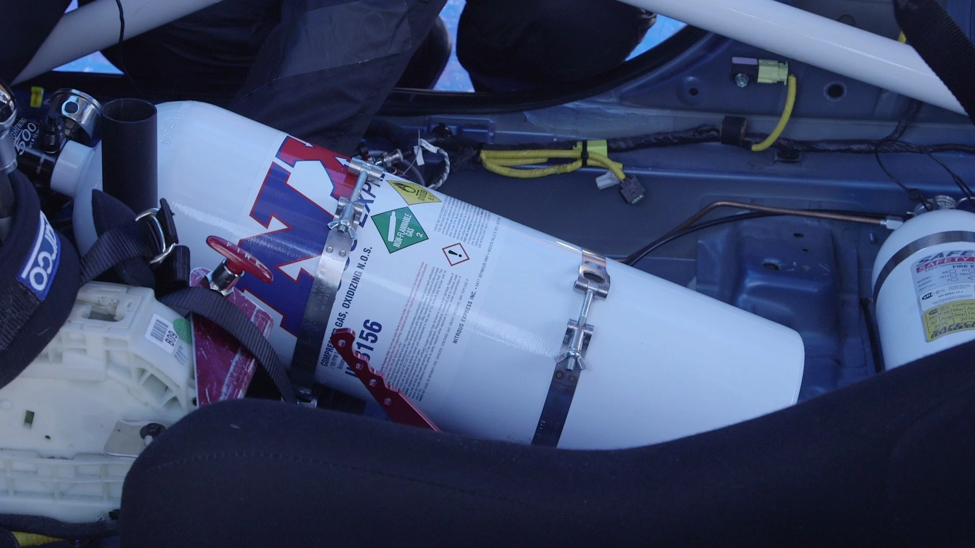 Hyundai installed a Nitrous Express single-stage, direct-port nitrous injection system with driver controls from the cockpit