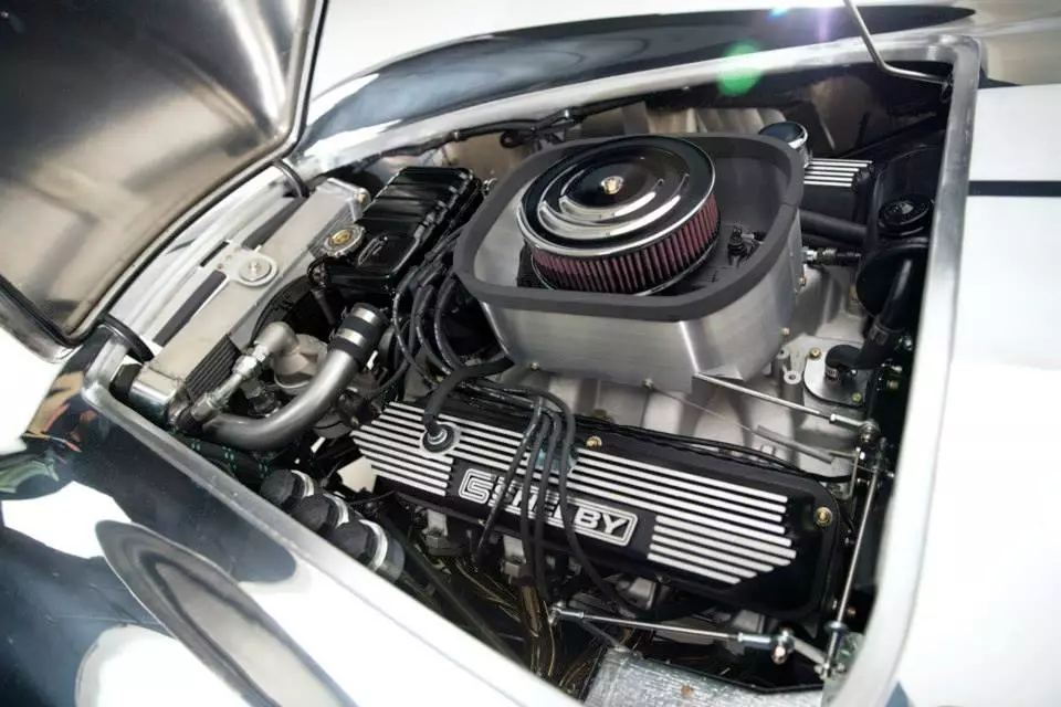 Those prices are both quoted without drivetrain, and to retain the lines of the car around the bonnet area, (not to mention the spirit of the beast), you'll need to fit a normally-aspirated big block engine which will run from around another US$50,000 for a 400 horsepower set-up, through to over 700 hp at around an extra US$70,000. In other words, a 700 hp 427 Shelby Cobra, with full paperwork will set you back US$250,000 and will probably begin appreciating in value before you get your hands on it.