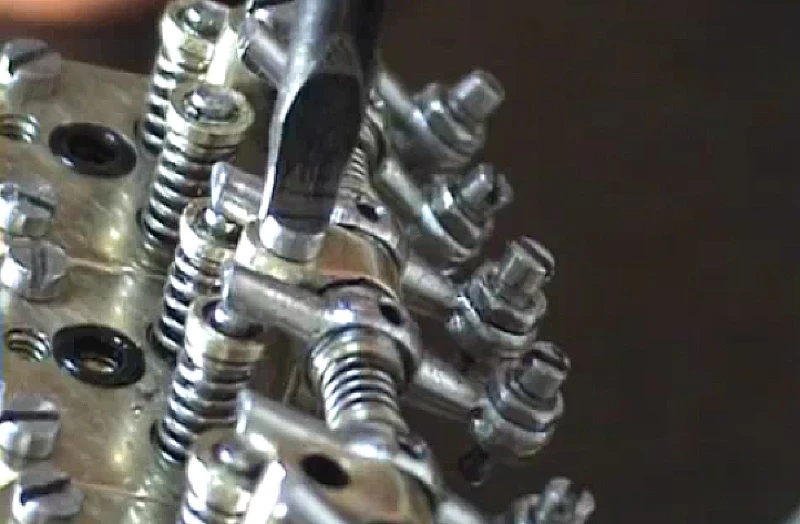 Patelo's miniature V12