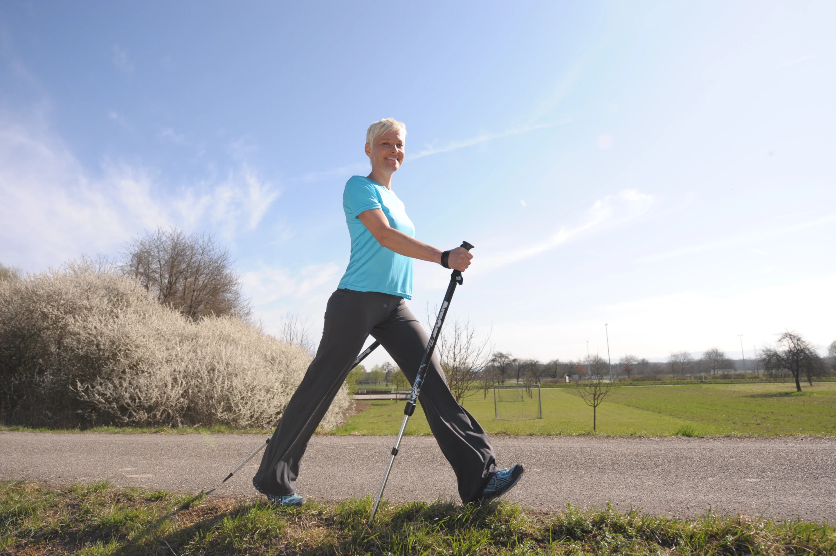 BungyPump says that walking with its poles burns up to 77 percent more calories that walking without any poles