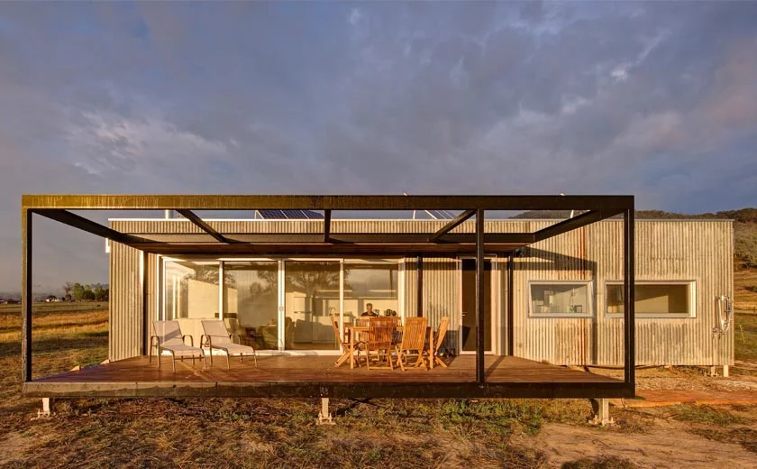 Tintaldra home is a single-module cabin which was prefabricated in Melbourne before being transported to its rural location