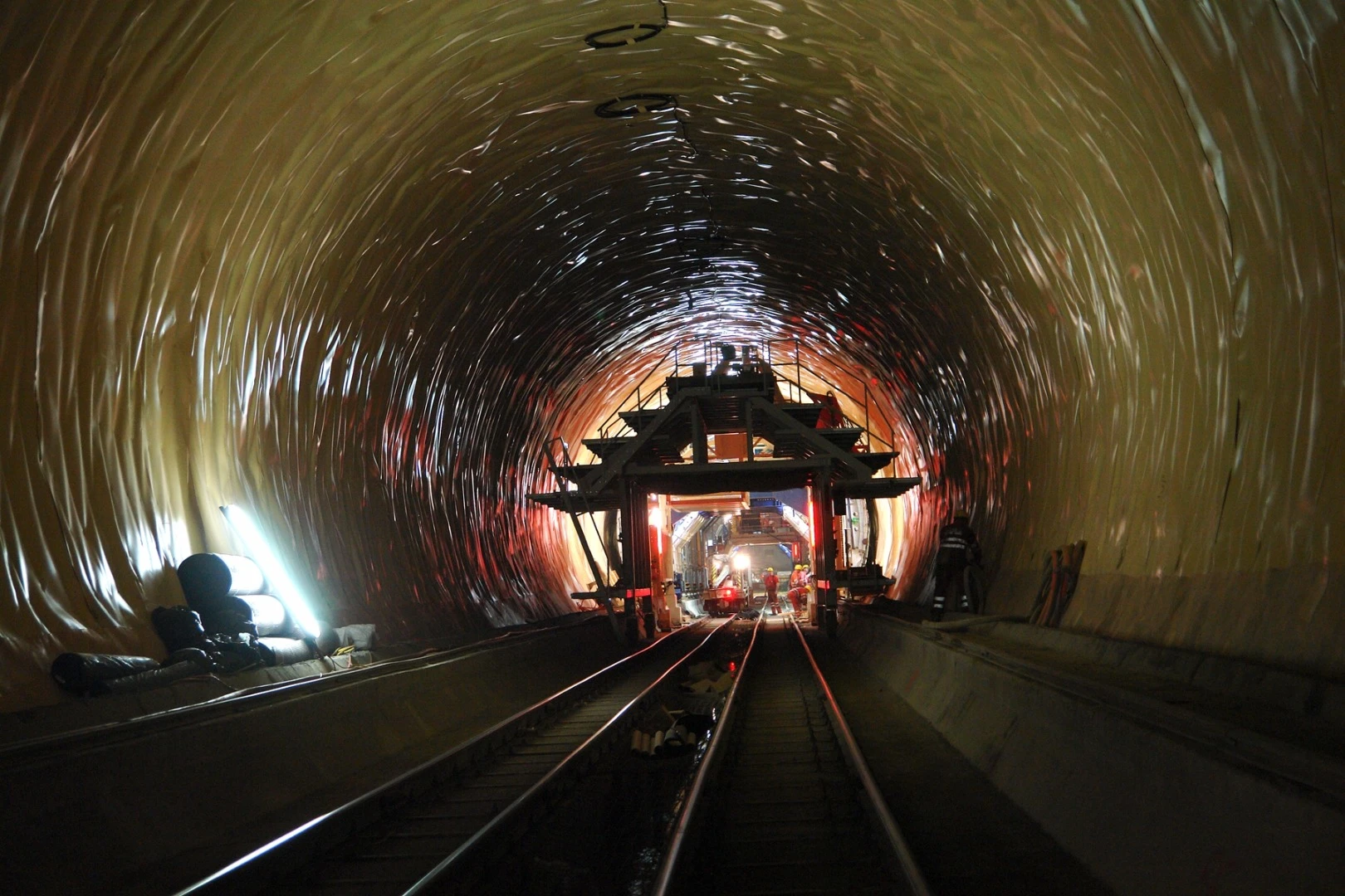 Once construction commenced, there were 2,400 workers on site at peak times
