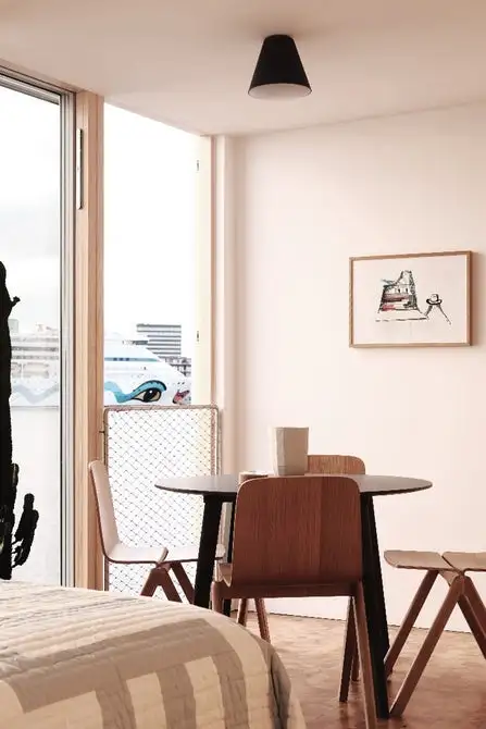 Urban Rigger includes a communal roof terrace and a basement level with 12 storage rooms, laundry room, and technical room