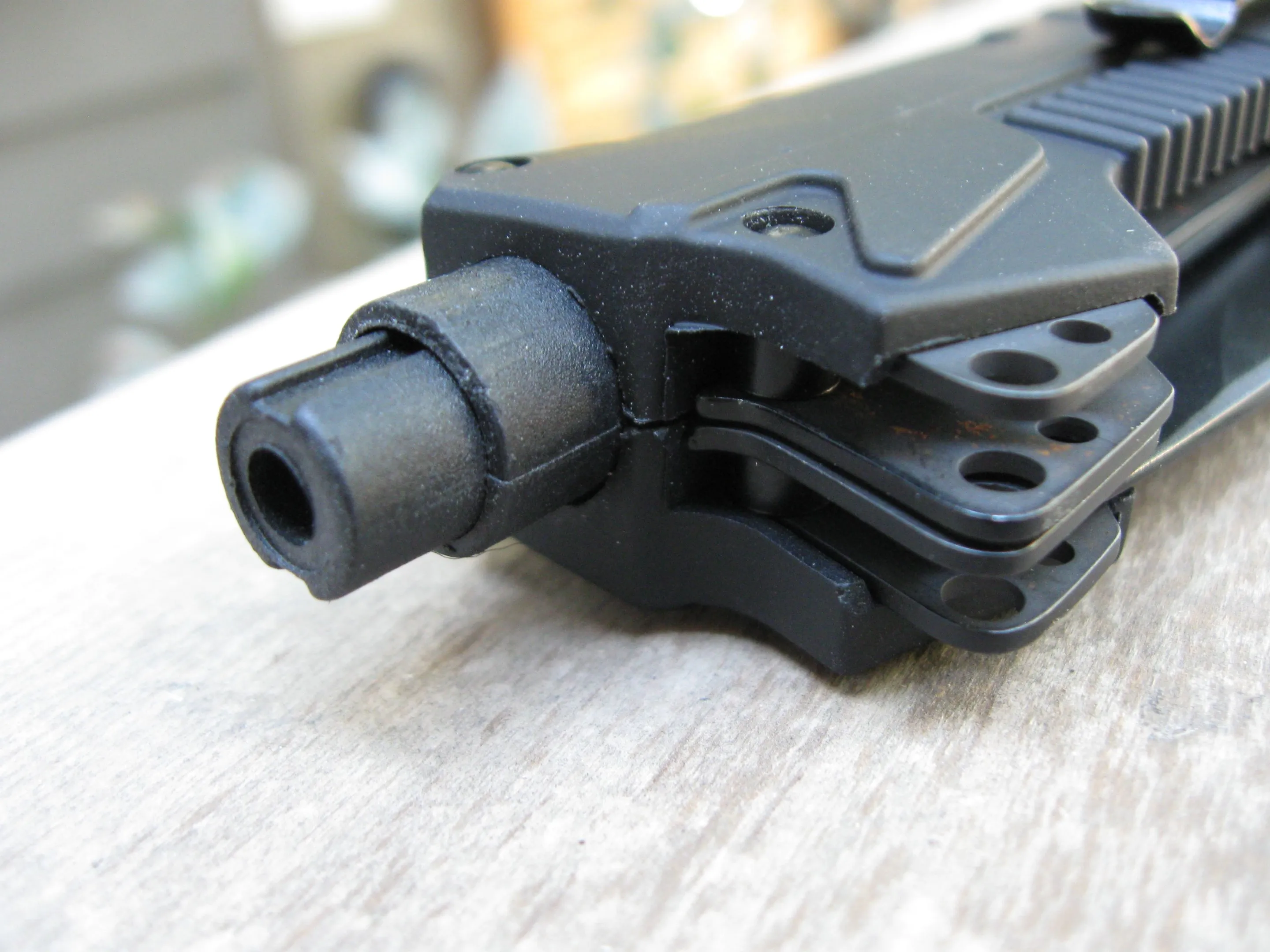 The T3's spring-loaded window punch