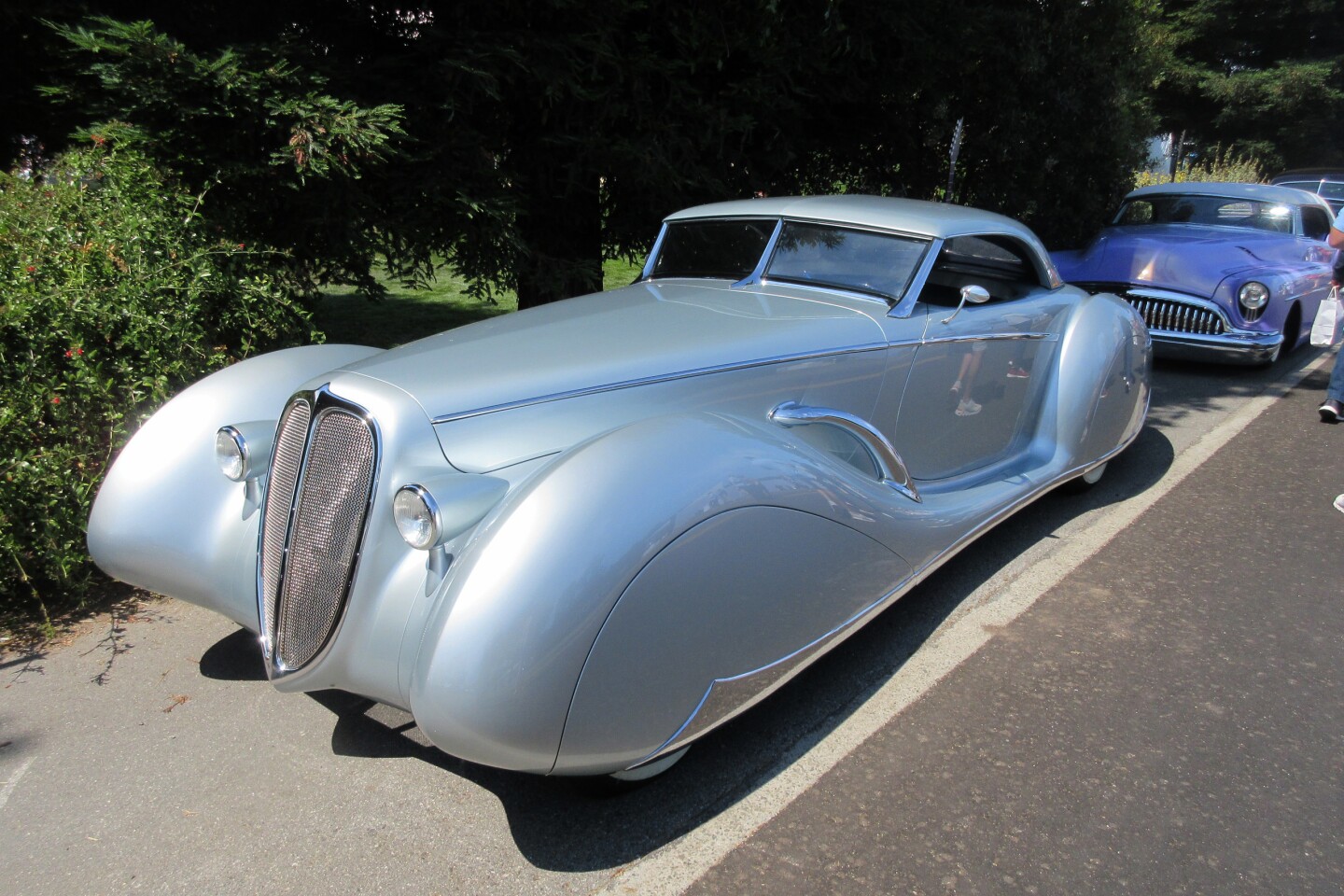 A collaboration between renowned automotive artist Rick Dore and Metallica’s James Hetfield, this is voluptuous beauty is known as "Aquarius" and is described as “a blending of 1930s French Art Deco and American aesthetics.”