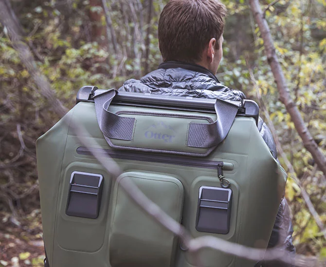 Makes for an easy way to keep your drinks cool on a short hike