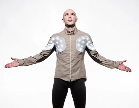 The Utope Project's Sporty Supaheroe integrates sensors and RGB LEDs into an "intelligent" cycle jacket