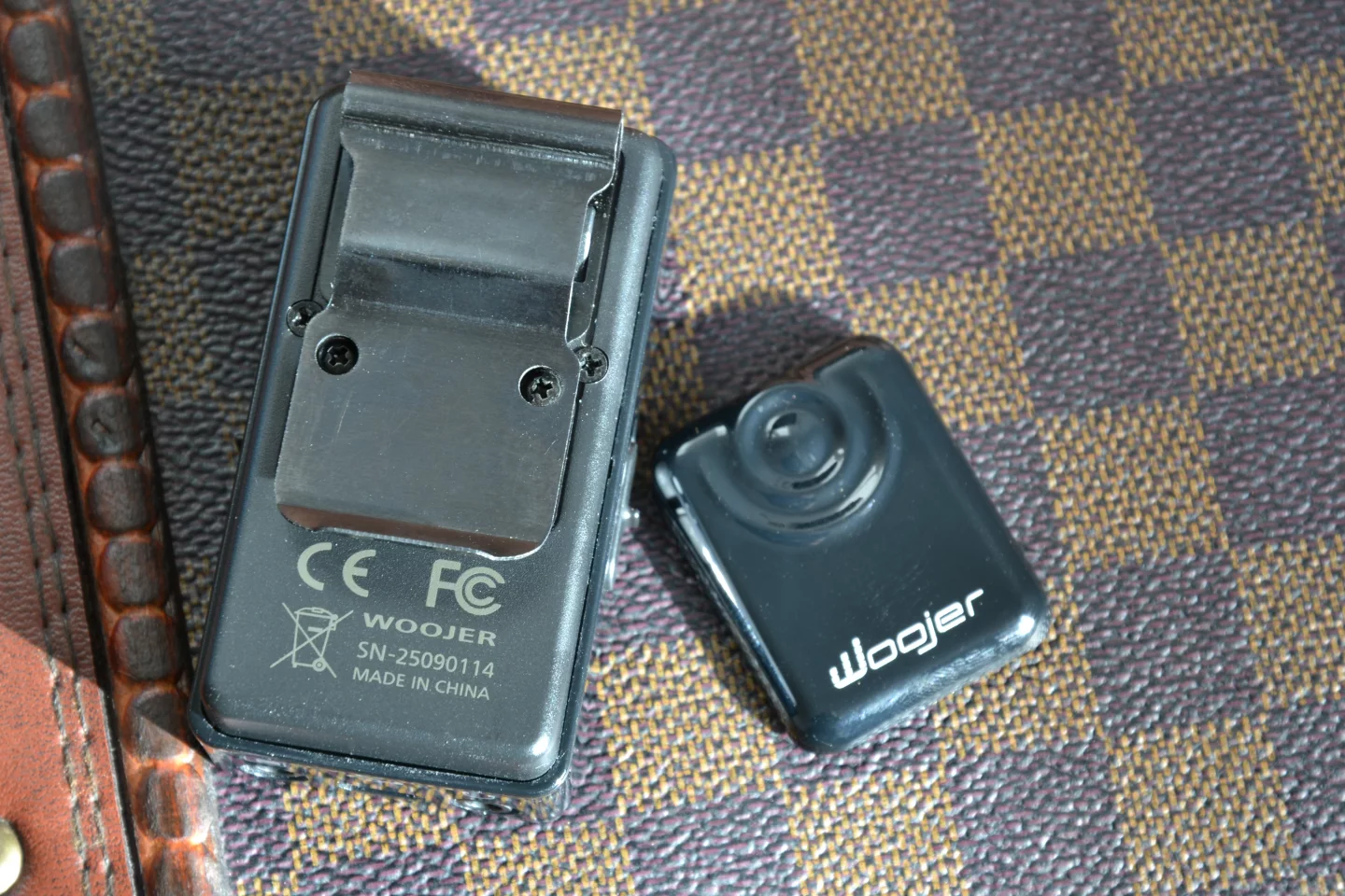 Rear view of the Woojer showing metallic belt clip and detachable magnet (Photo: Paul Ridden/Gizmag)