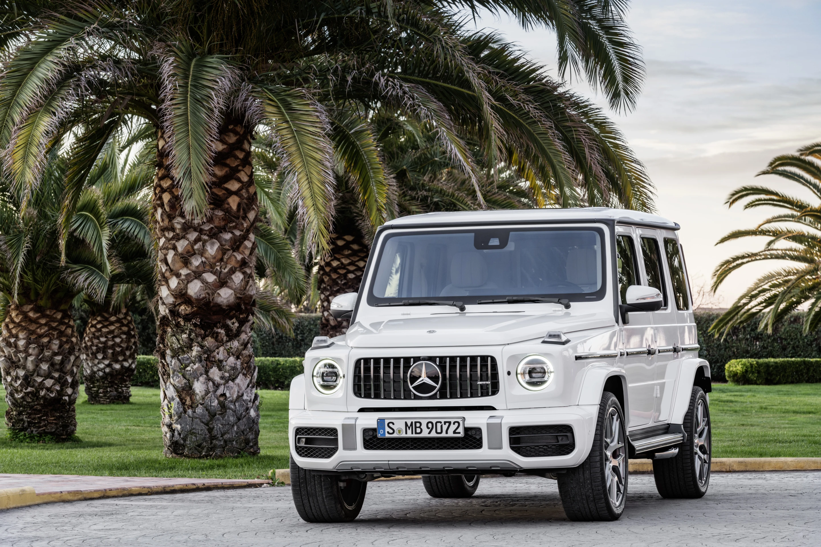 AMG further modified the 4.0L by optimizing intercooling and making software upgrades alongside some piston modifications for use with piezo fuel injectors