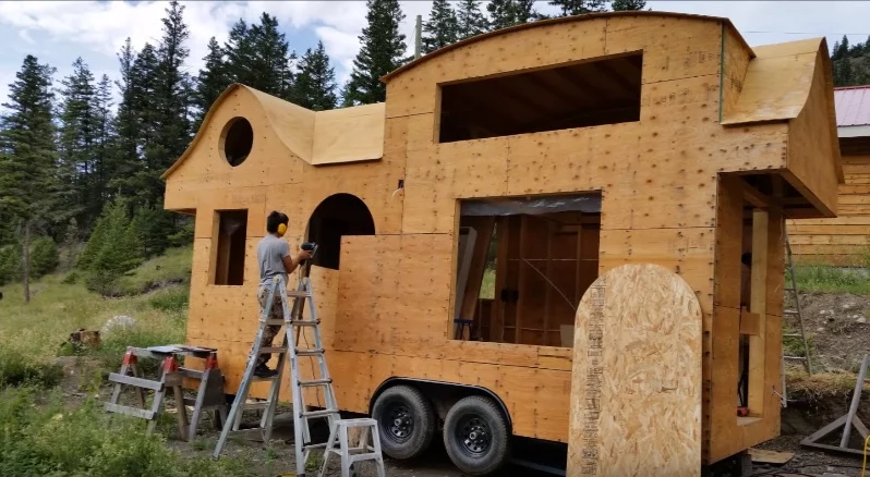 The home also features an air exchange unit for ventilation throughout the home and avoiding humidity