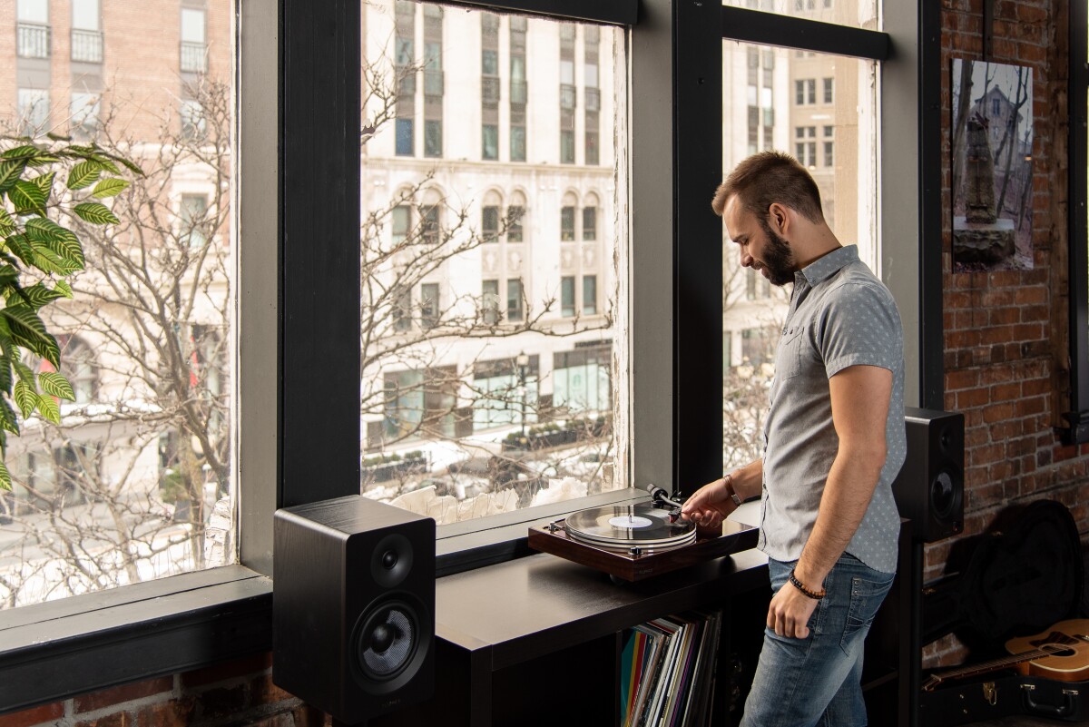The RT84 Reference Series turntable comes with an acrylic platter, no rubber mat needed