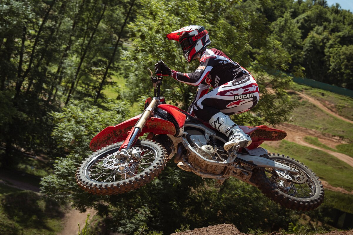 Ducati enters 250 motocross class with a rev-happy 15,000 RPM monster