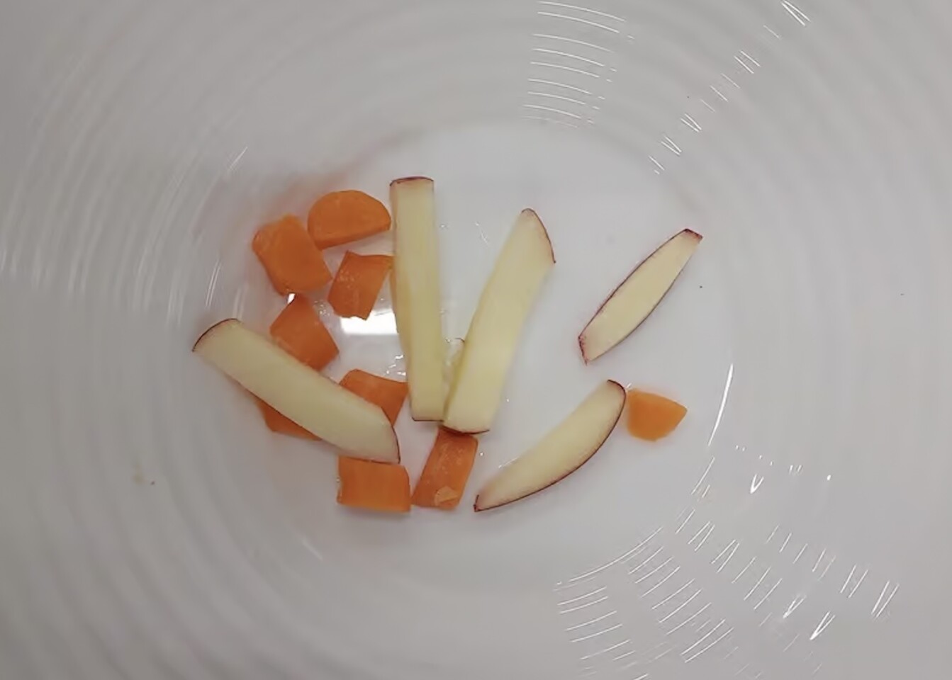 This robot 'Slow' adds something new to the phrase minimalist cooking