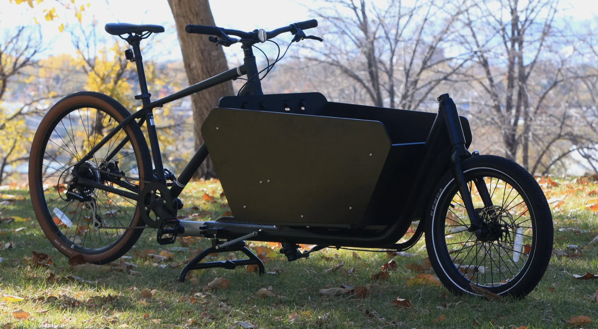 The Argo Fy's water-resistant ply bucket can haul up to 150 lb