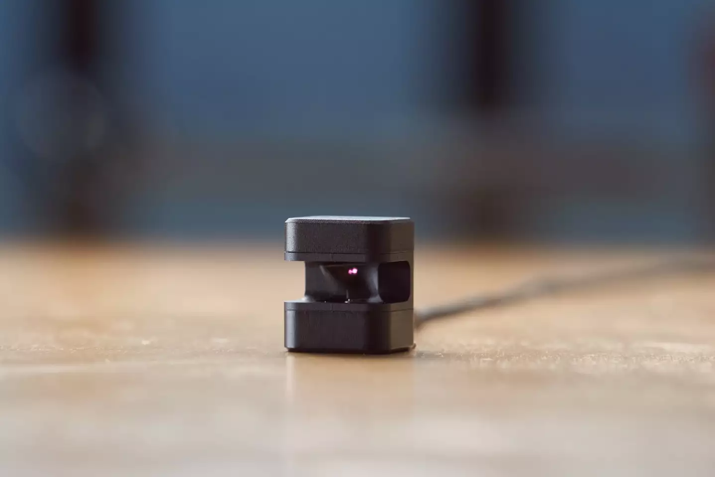Glamos itself is tiny – it measures just 37 x 27 x 34 mm (1.5 x 1.1 x 1.3 in), and weighs only 17.7 g (0.6 oz)