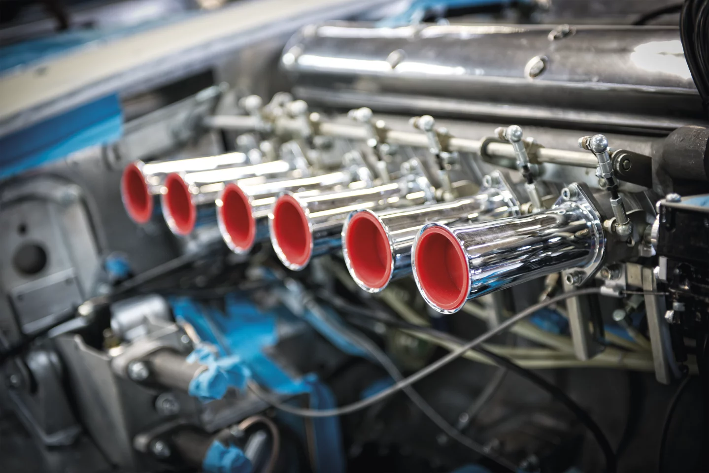 The Lightweight E-Type pumps 340 bhp (253.5kW)