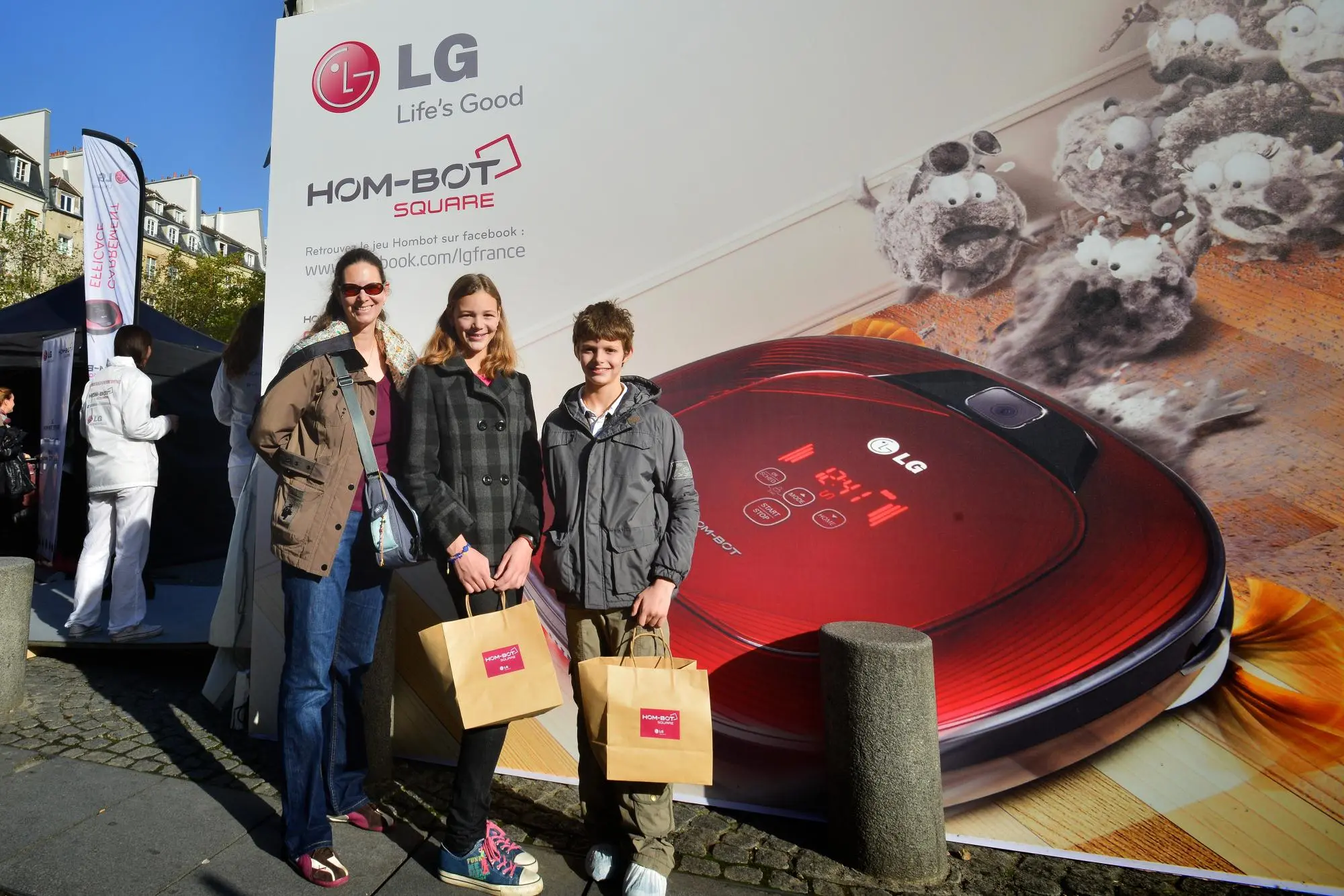 The Hom-Bot Square robotic vacuum cleaner launches in Paris