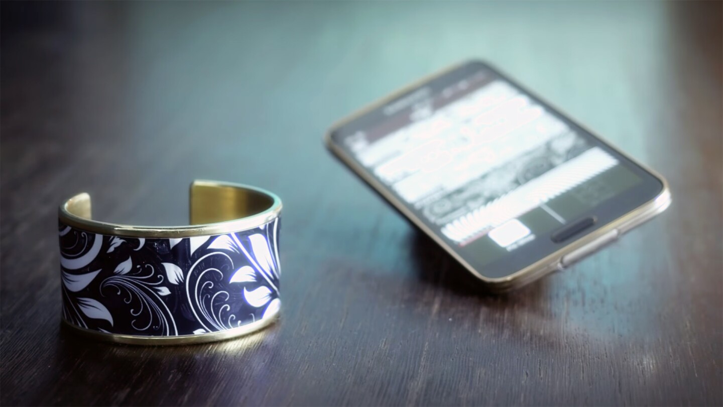The device is compatible with NFC-equipped Android smartphones running version 4+ of the OS