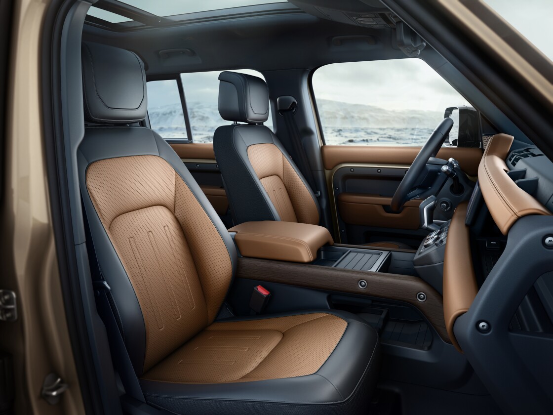 The interior of the Defender is aimed towards a functional motif with a modular layout and exposed structure