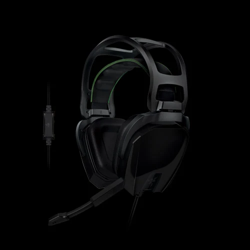 Razer Tiamat features padded leatherette ear cups