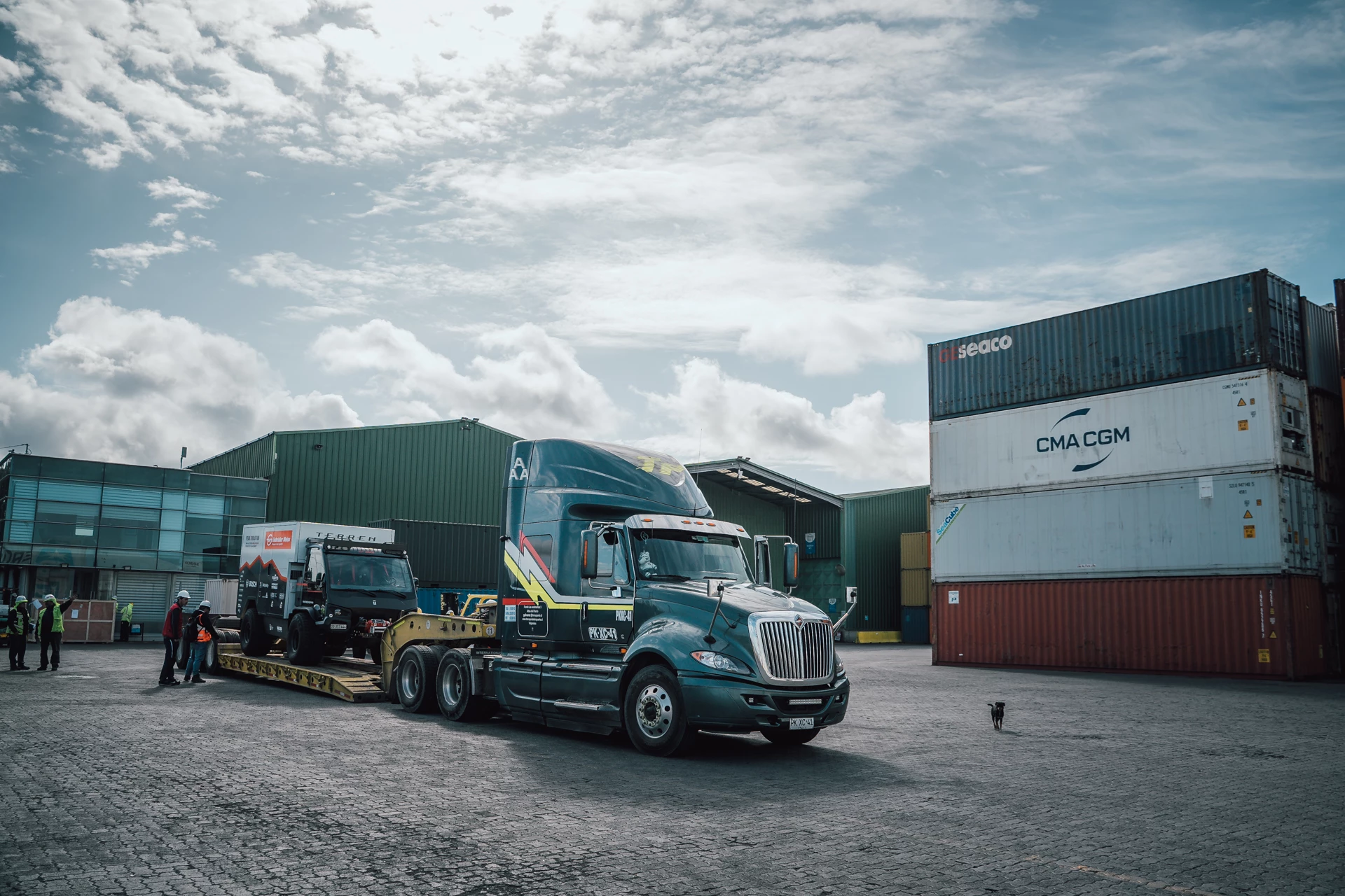 Transporting the Terren world record truck to the Atacama in Chile
