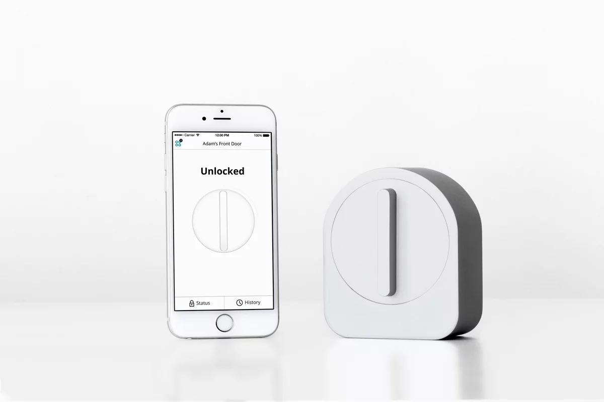 The lock comes with a Bluetooth 4.0 chip that communicates with the Sesame iOS and Android smartphone app, allowing the user to lock and unlock the door with large button onscreen