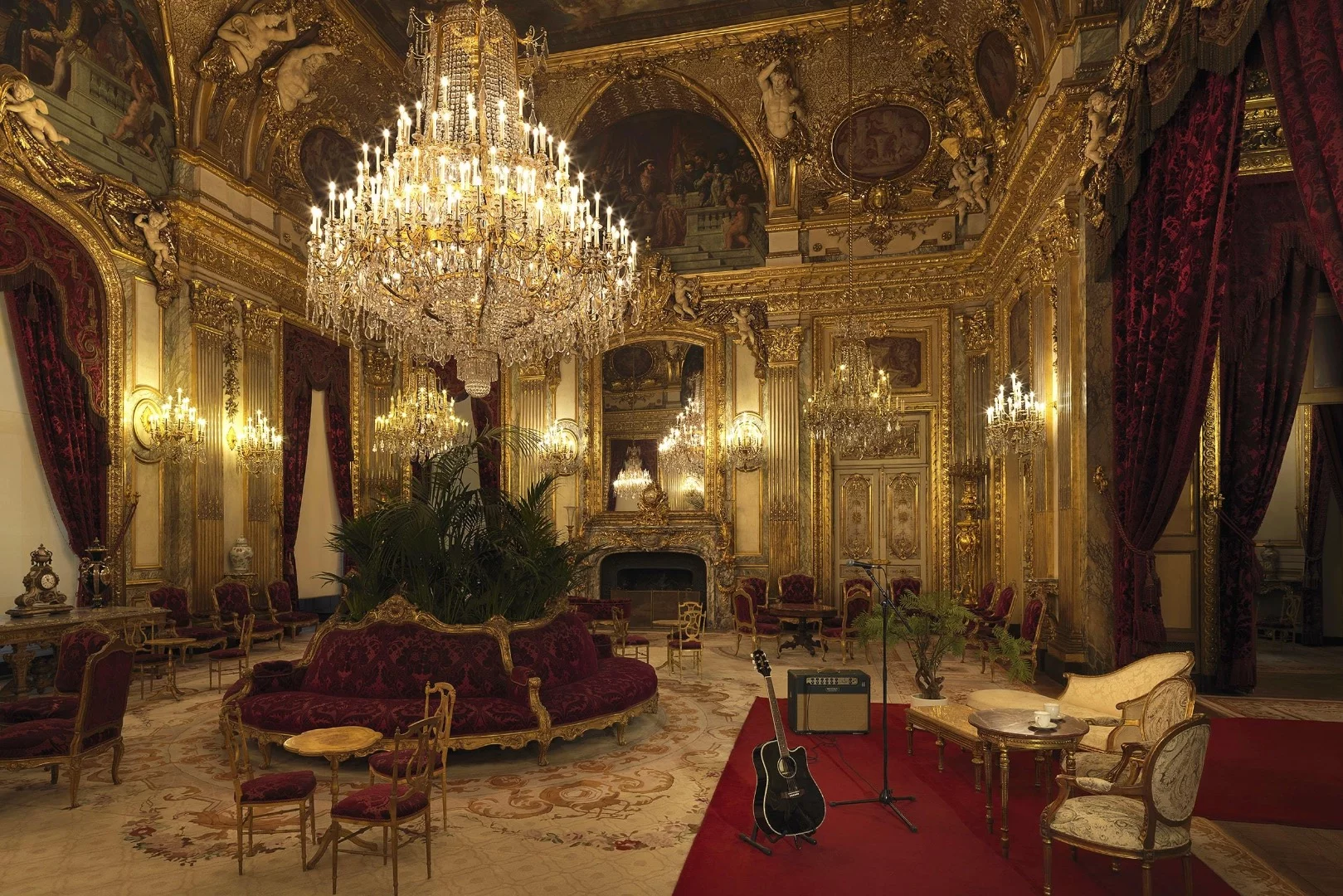 The evening will also include a musical performance in Napoleon III's former apartment