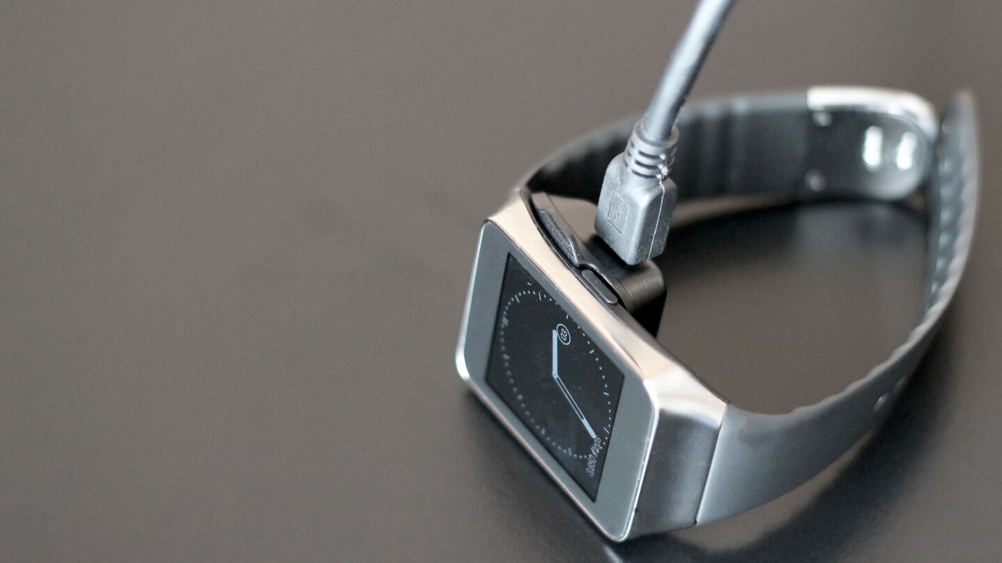 Like the Gear 2, the Gear Live charges via a small snap-on cradle (which, in turn, connects to a microUSB cable)
