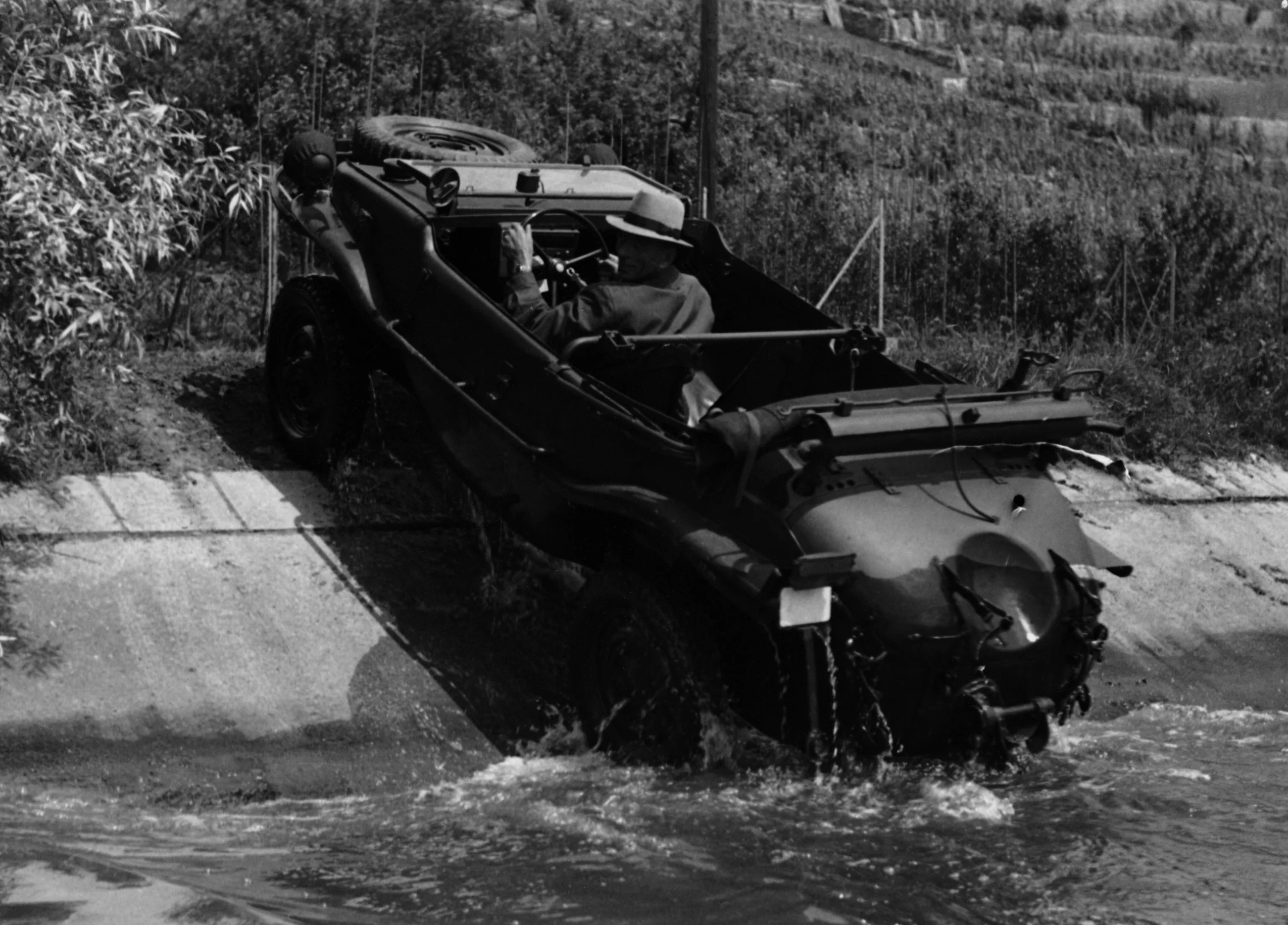 The term "Spyder" originally referred to an open carriage.