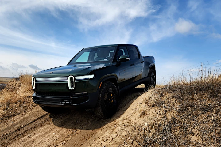 The 2025 Rivian R1T is surprisingly good off-road